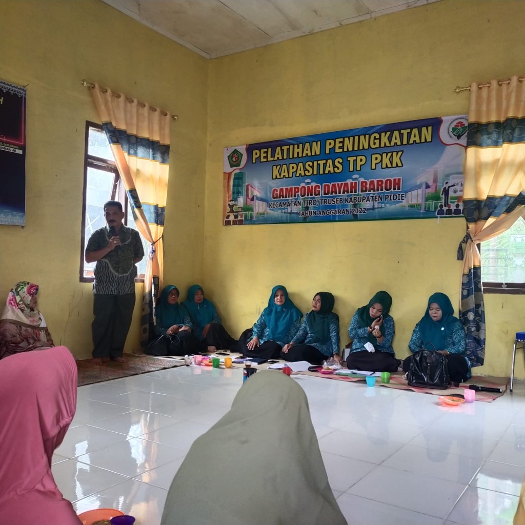  Untuk meningkatkan kapasitas, wawasan, dan keterampilan para kader diDesa Daya Baroh